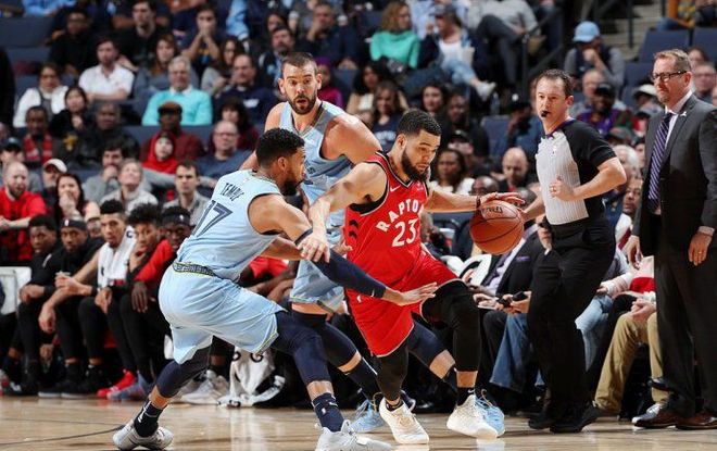 而缺乏沟通 而缺乏沟通