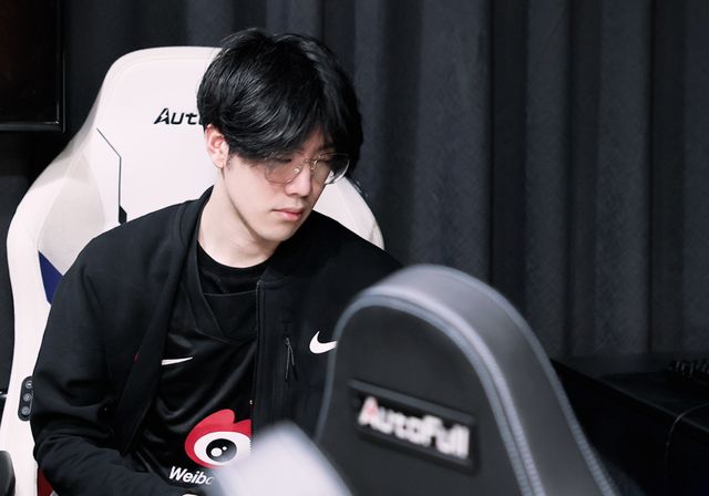 郑洁虽然首 郑洁虽然首